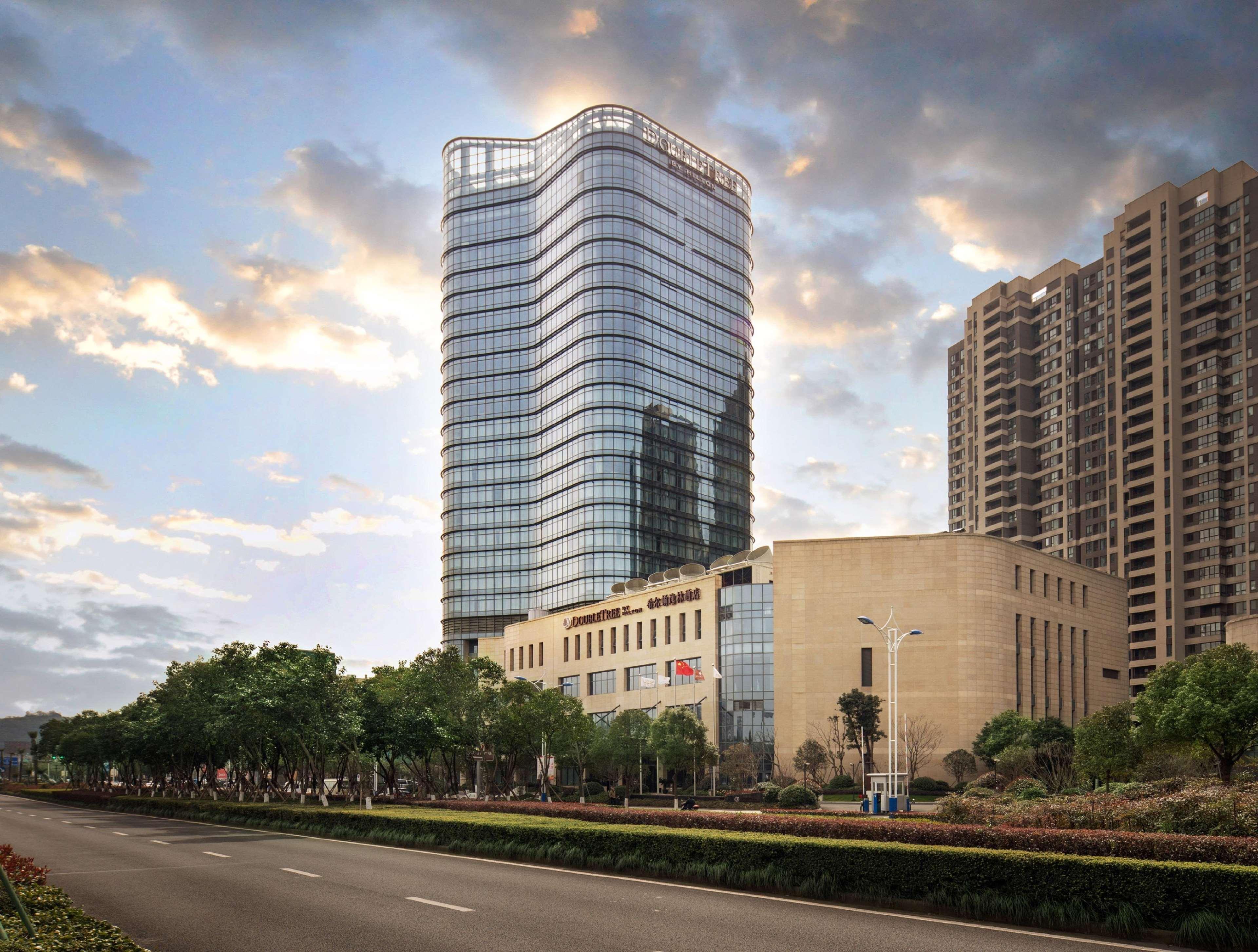 Отель Doubletree By Hilton Ningbo Beilun Экстерьер фото